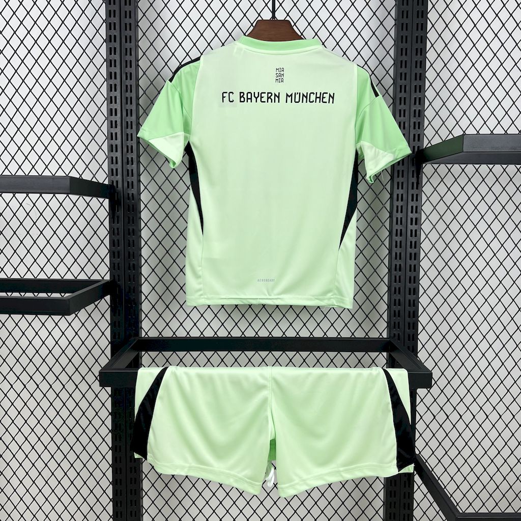 KIDS KIT Bayern Munich/2026