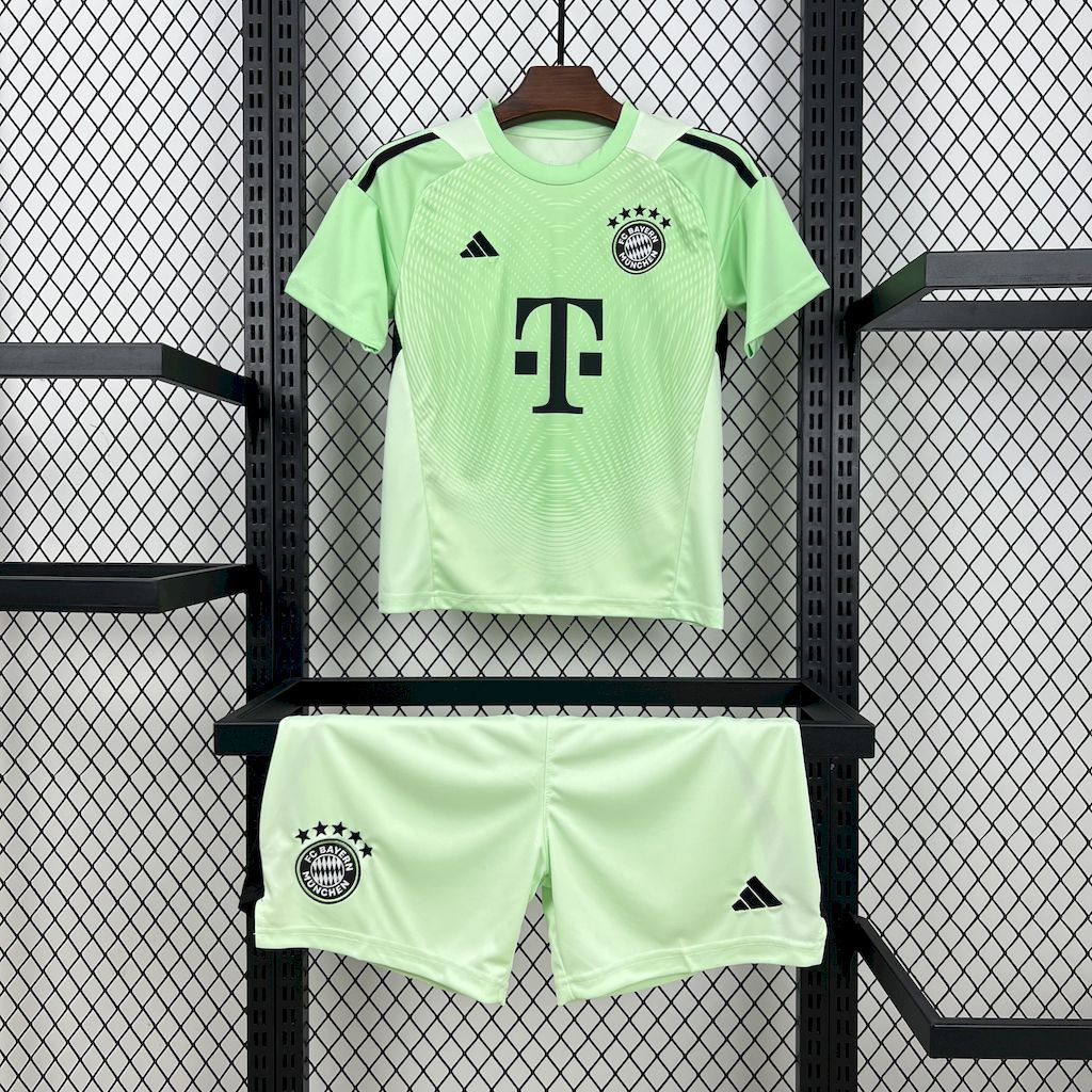 KIDS KIT Bayern Munich/2026